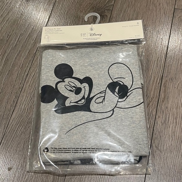 Gap Disney 100% Organic Cotton Mickey Mouse PJ Set 6Y - Picture 3 of 6